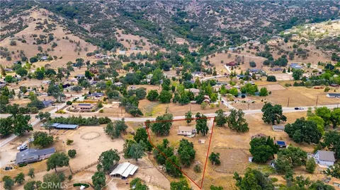 View/Area - 27200 Bear Valley Rd, Tehachapi, CA 93561 photo 7 of 10