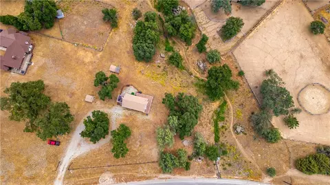 View/Area - 27200 Bear Valley Rd, Tehachapi, CA 93561 photo 6 of 10