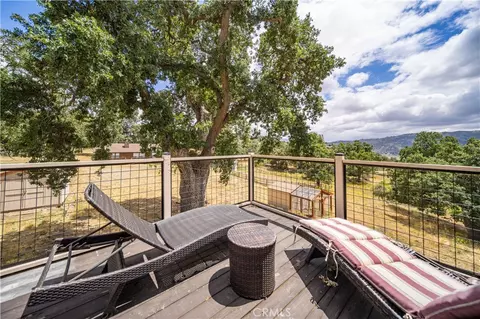 Exterior - 27200 Bear Valley Rd, Tehachapi, CA 93561 photo 5 of 7