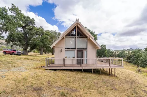 Exterior - 27200 Bear Valley Rd, Tehachapi, CA 93561 photo 2 of 7
