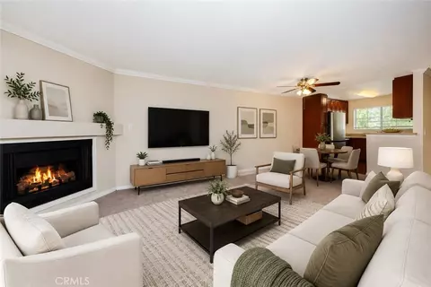 5510 Owensmouth Ave #204, Woodland Hills, CA 91367
