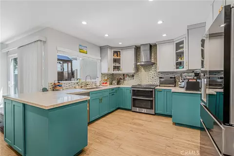 22170 James Alan Cir #1, Chatsworth, CA 91311