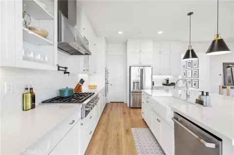 Kitchen - 28631 Bloom, Saugus, CA 91350 photo 2 of 3