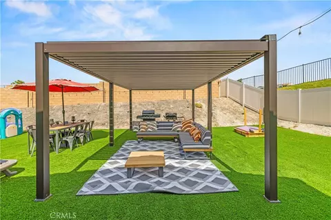 Exterior - 28631 Bloom, Saugus, CA 91350 photo 5 of 15