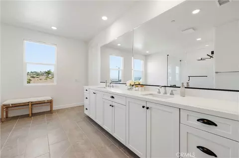 Entry Way - 28631 Bloom, Saugus, CA 91350 photo 5 of 6
