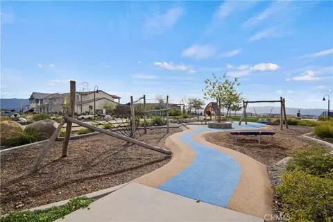 Exterior - 28631 Bloom, Saugus, CA 91350 photo 15 of 16