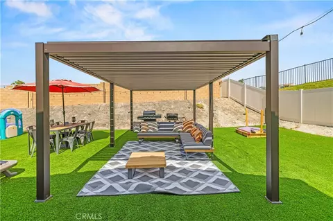 Exterior - 28631 Bloom, Saugus, CA 91350 photo 5 of 16
