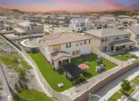 View/Area - 28631 Bloom, Saugus, CA 91350 photo 2 of 10