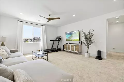 Entry Way - 28631 Bloom, Saugus, CA 91350 photo 4 of 6