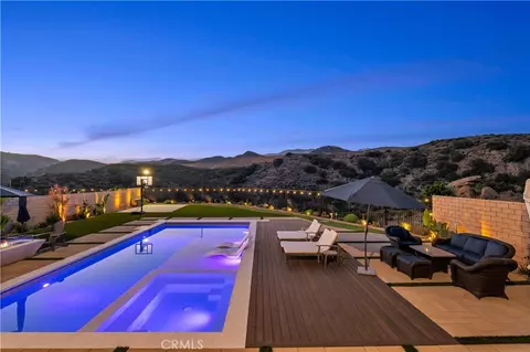 21611 Canyon Cv, Chatsworth, CA 91311