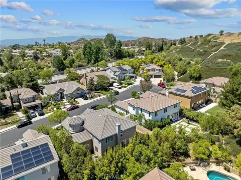 View/Area - 21809 Taylor Ct, Santa Clarita, CA 91390 photo 3 of 4