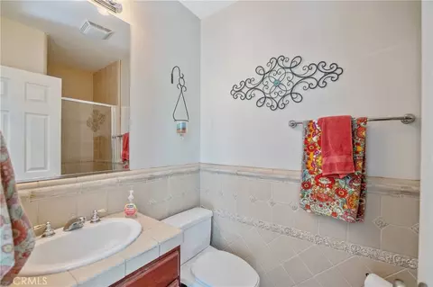 Bath - 21809 Taylor Ct, Santa Clarita, CA 91390 photo 1 of 1