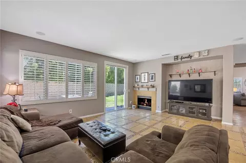 Living - 21809 Taylor Ct, Santa Clarita, CA 91390 photo 4 of 6