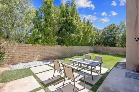 Exterior - 21809 Taylor Ct, Santa Clarita, CA 91390 photo 4 of 9