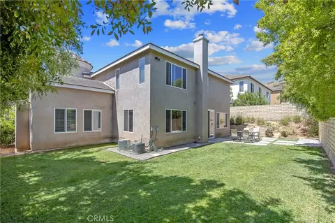 Exterior - 21809 Taylor Ct, Santa Clarita, CA 91390 photo 7 of 9