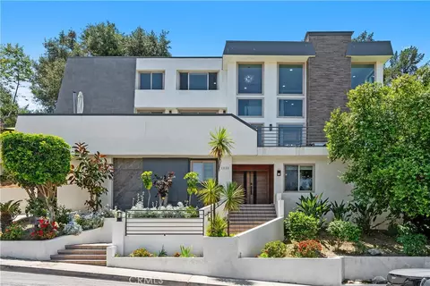 3539 Alana Dr, Sherman Oaks, CA 91403