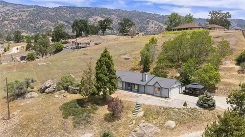 23500 Lakeview, Tehachapi, CA 93561 photo 3