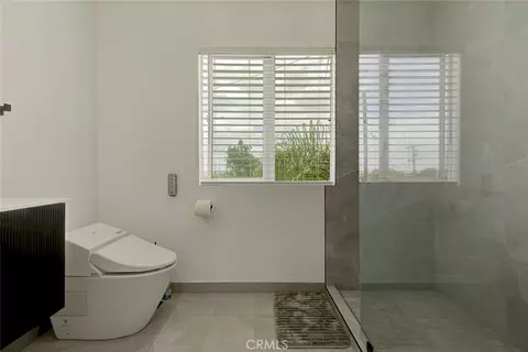 Bath - 400 Hay St, Montebello, CA 90640 photo 4 of 8