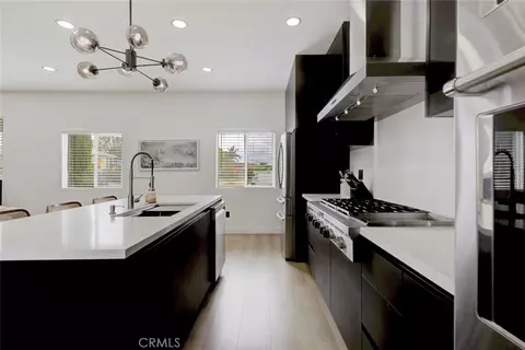 Kitchen - 400 Hay St, Montebello, CA 90640 photo 4 of 7