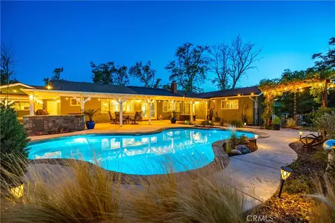 2555 W Avenue M8, Palmdale, CA 93551