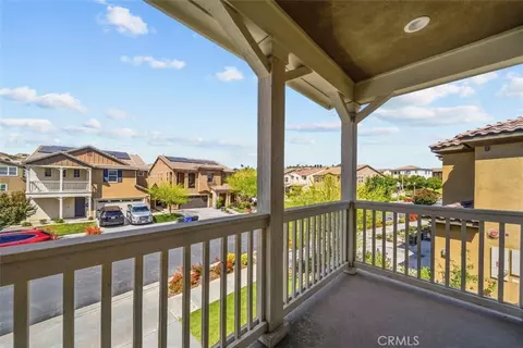 Exterior - 20726 Celadon Ct, Saugus, CA 91350 photo 3 of 13