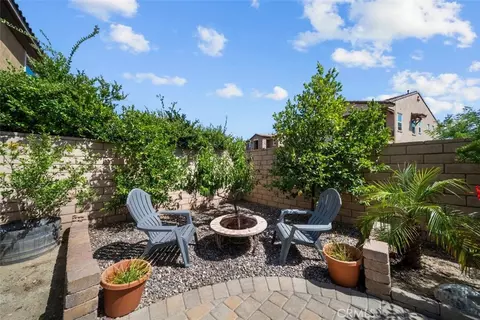 Exterior - 20726 Celadon Ct, Saugus, CA 91350 photo 5 of 13
