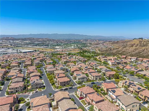 View/Area - 20726 Celadon Ct, Saugus, CA 91350 photo 14 of 14