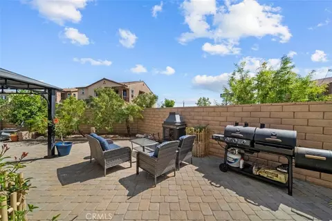 Exterior - 20726 Celadon Ct, Saugus, CA 91350 photo 7 of 14