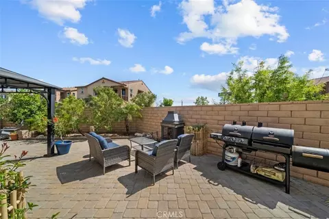 Exterior - 20726 Celadon Ct, Saugus, CA 91350 photo 4 of 13