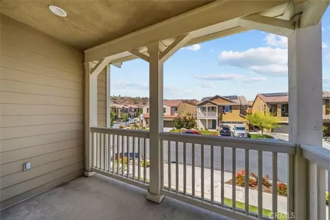 Exterior - 20726 Celadon Ct, Saugus, CA 91350 photo 4 of 14