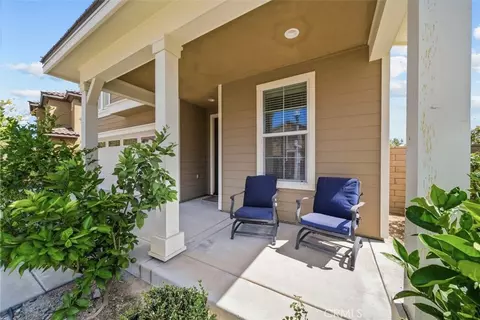 Exterior - 20726 Celadon Ct, Saugus, CA 91350 photo 12 of 13