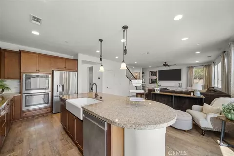 Kitchen - 20726 Celadon Ct, Saugus, CA 91350 photo 4 of 4
