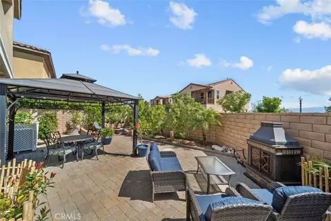 Exterior - 20726 Celadon Ct, Saugus, CA 91350 photo 2 of 13