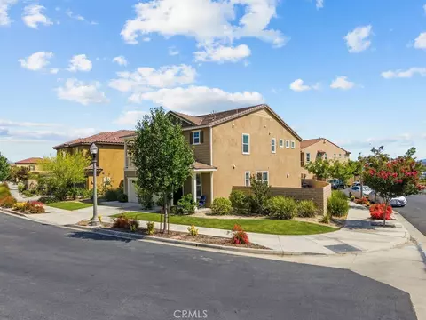 Exterior - 20726 Celadon Ct, Saugus, CA 91350 photo 10 of 13