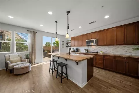 Kitchen - 20726 Celadon Ct, Saugus, CA 91350 photo 3 of 4