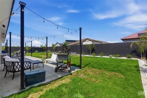 Exterior - 1008 Eckmann, Shafter, CA 93263 photo 5 of 8