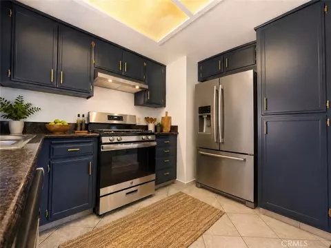 Kitchen - 606 E Avenue J9, Lancaster, CA 93535 photo 7 of 8