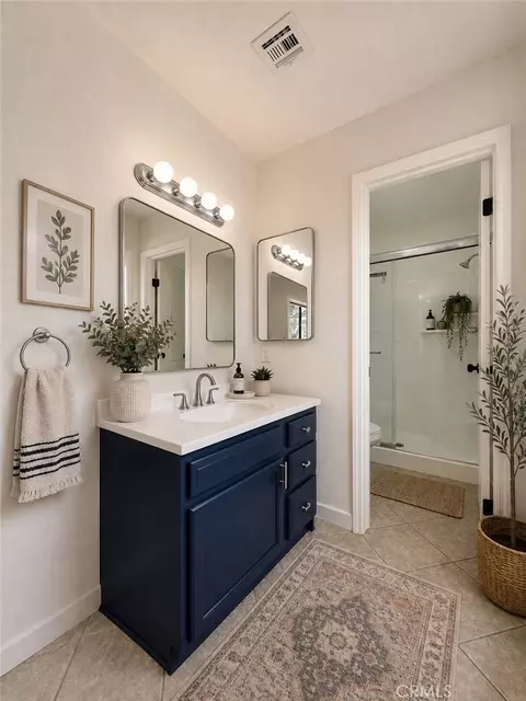 Bath - 606 E Avenue J9, Lancaster, CA 93535 photo 5 of 7
