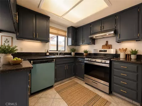 Kitchen - 606 E Avenue J9, Lancaster, CA 93535 photo 5 of 8