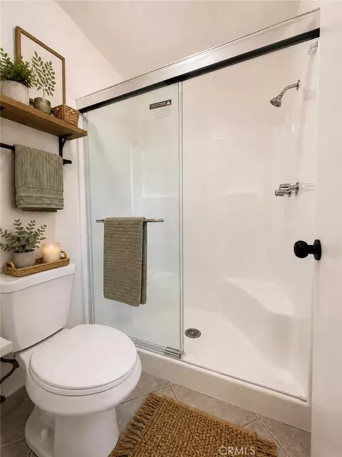 Bath - 606 E Avenue J9, Lancaster, CA 93535 photo 6 of 7