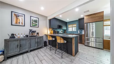 7422 Hazeltine, Van Nuys, CA 91405