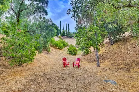Exterior - 9522 Cedarvale Rd, Tujunga, CA 91042 photo 9 of 31