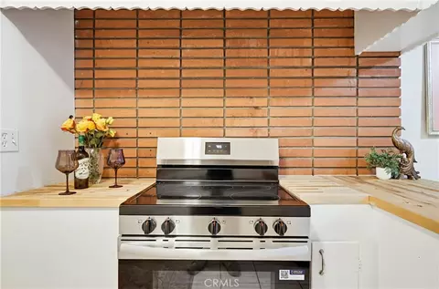 Kitchen - 9522 Cedarvale Rd, Tujunga, CA 91042 photo 3 of 6