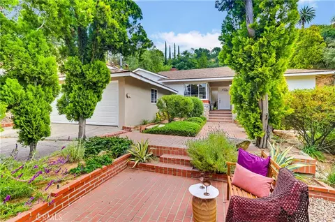 9522 Cedarvale Rd, Tujunga, CA 91042
