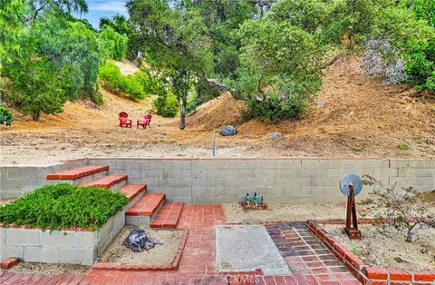 Exterior - 9522 Cedarvale Rd, Tujunga, CA 91042 photo 8 of 31