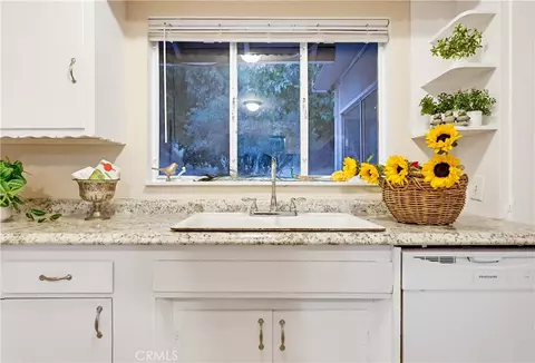 Kitchen - 9522 Cedarvale Rd, Tujunga, CA 91042 photo 4 of 6
