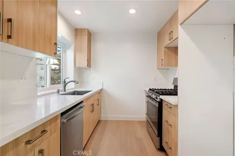 10911 Bluffside Dr #23, Studio City, CA 91604