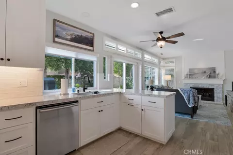 305 Saint Thomas, Oak Park, CA 91377 photo 5