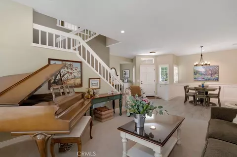 305 Saint Thomas, Oak Park, CA 91377 photo 3