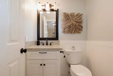 305 Saint Thomas, Oak Park, CA 91377 photo 9